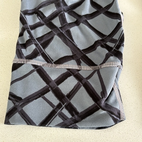 Athleta Crop Printed Athletic Leggings Size Small - Picture 5 of 12